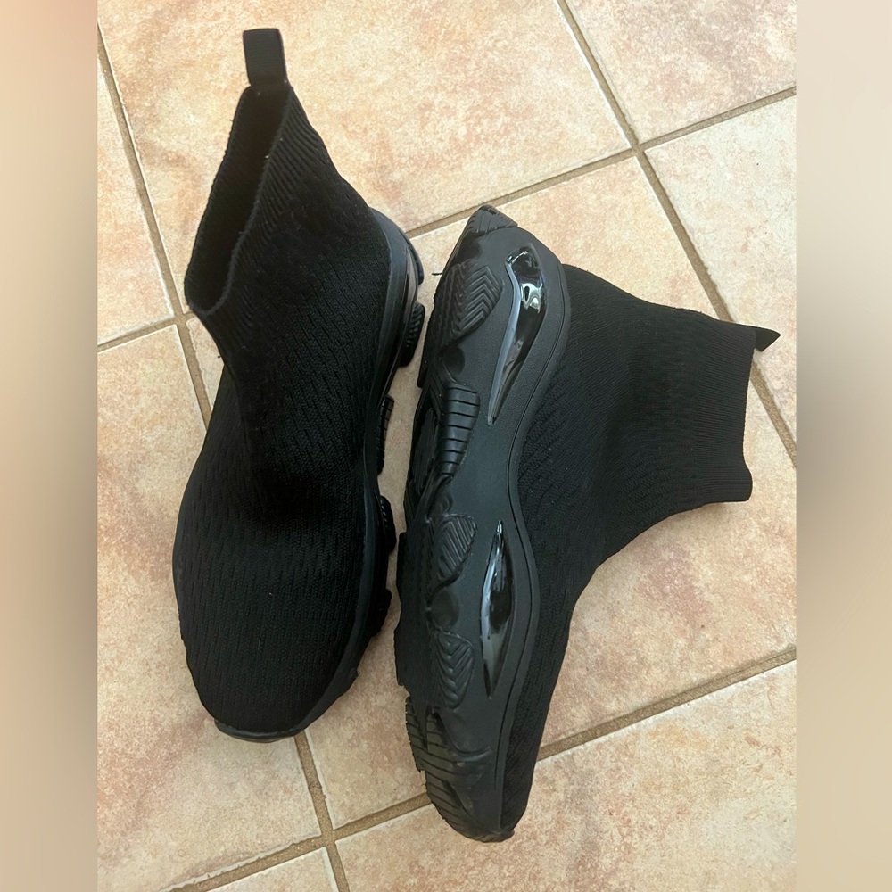 Kirt Geiger knit sneaker